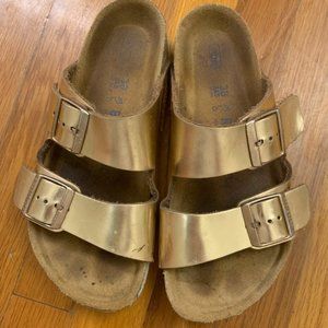 Metallic rose gold Arizona Style Birkenstocks